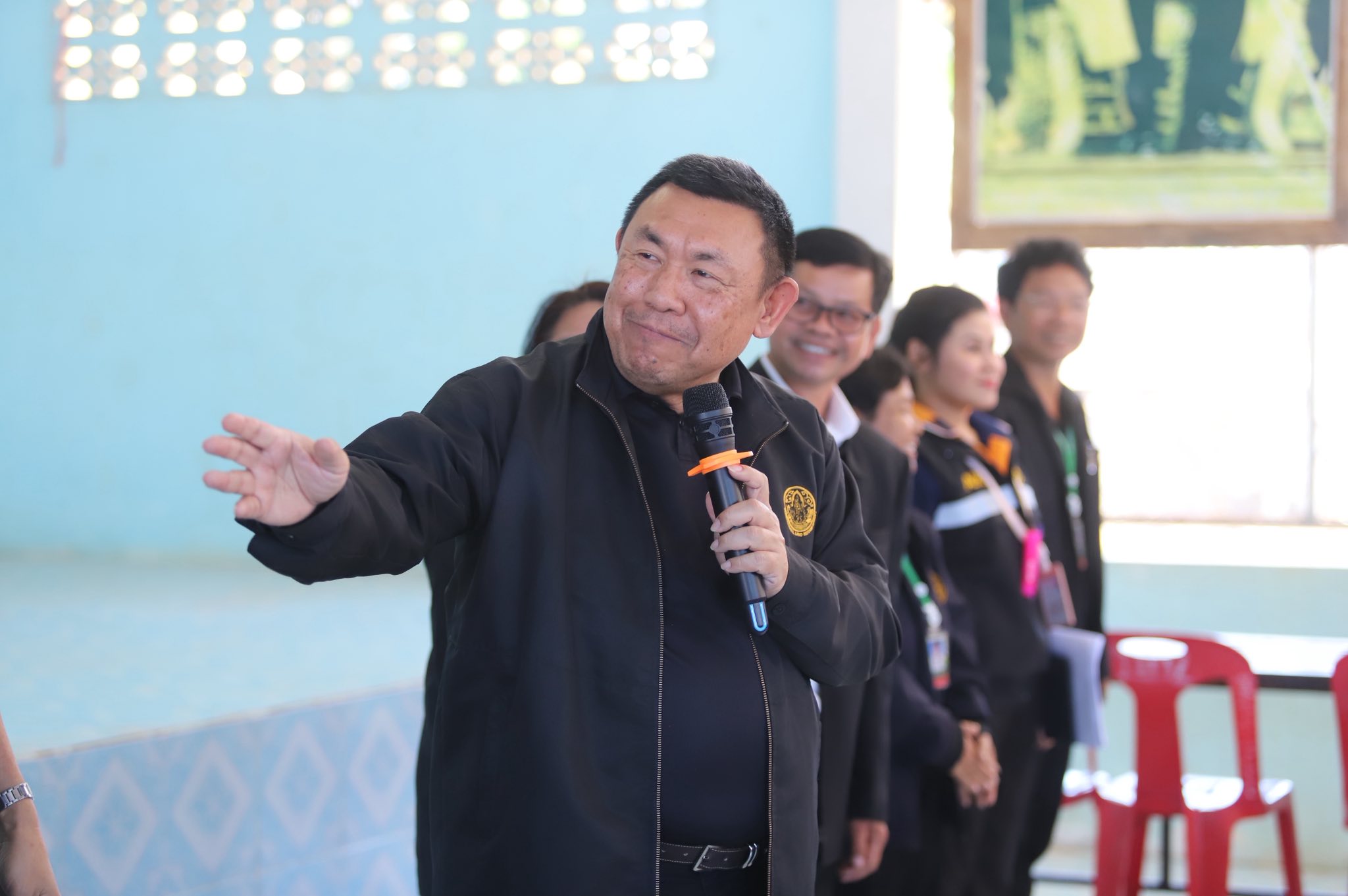 title - “ส.ป.ก. ไม่ทิ้งใครไว้ข้างหลัง” เลขาฯ สั่งลุย ศูนย์เคลื่อนที่ เร่งช่วยเกษตรกรในเขตปฏิรูปที่ดินในพื้นที่เสี่ยงภัย